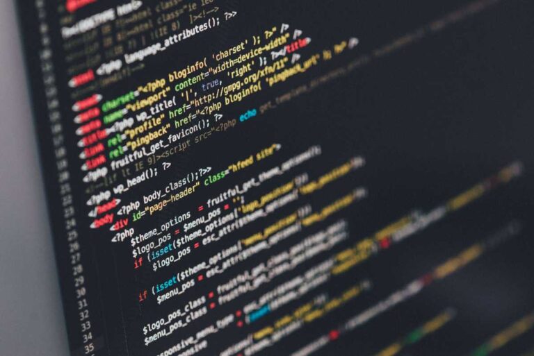 Coding Adalah: Pengertian, Manfaat, dan Cara Mempelajarinya