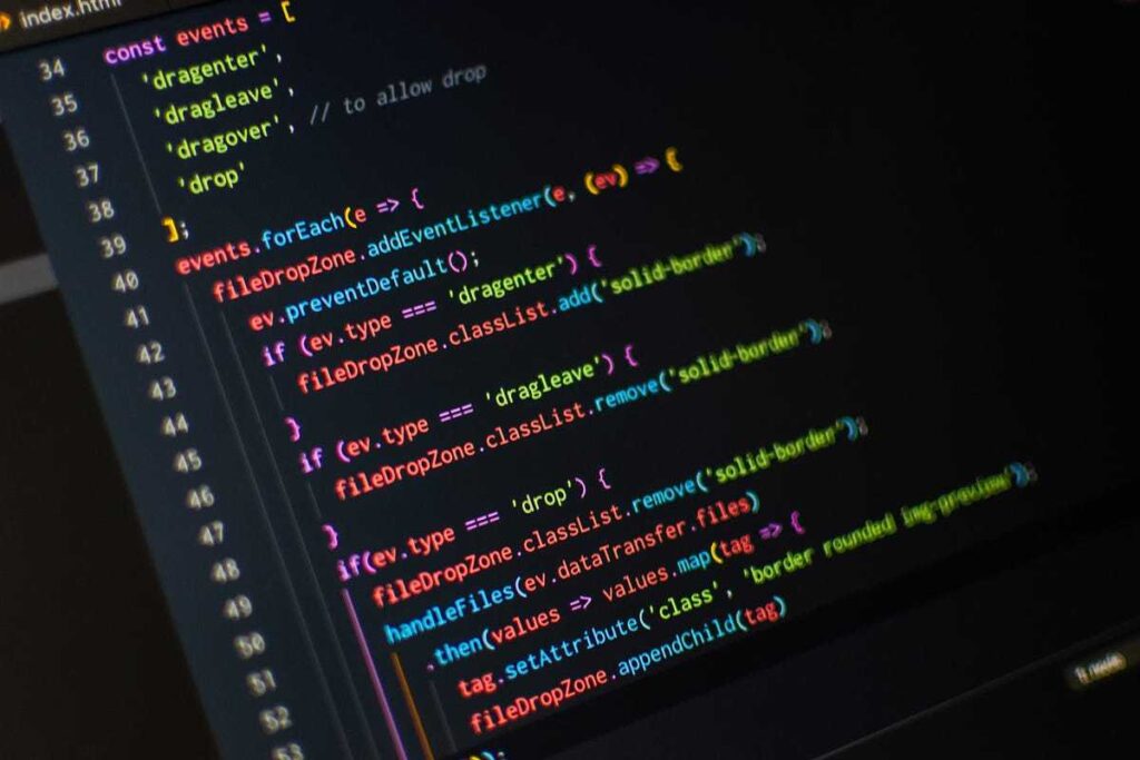 Coding Adalah: Pengertian, Manfaat, dan Cara Mempelajarinya